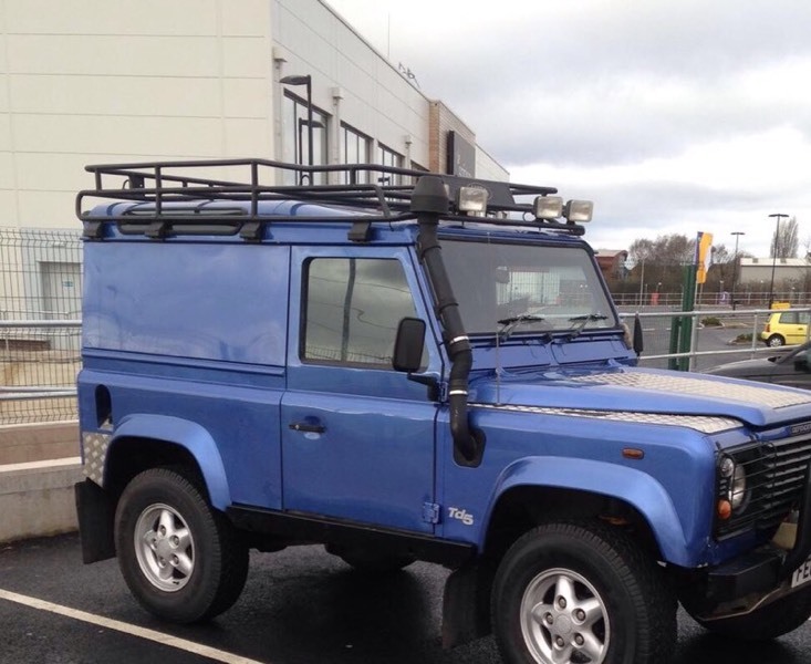 Genuine Land Rover Defender 90 Roof Rack in Chapeltown, South