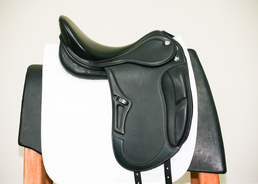 DEMO PRESTIGE OPTIMAX 17 34 BLACK DRESSAGE SADDLE