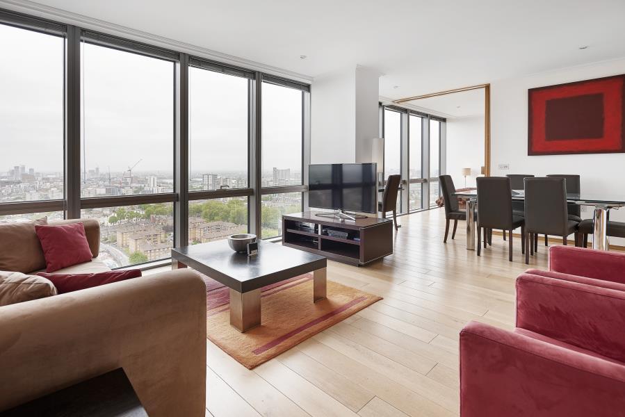 2 bedroom flat in West India Quay, Canary Wharf, E14 | in ...