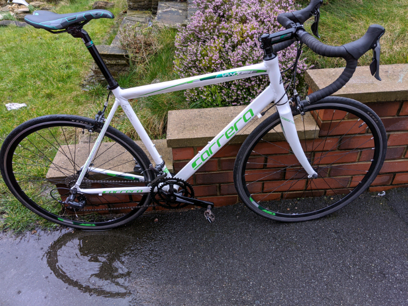 Carrera vanquish road bike discount