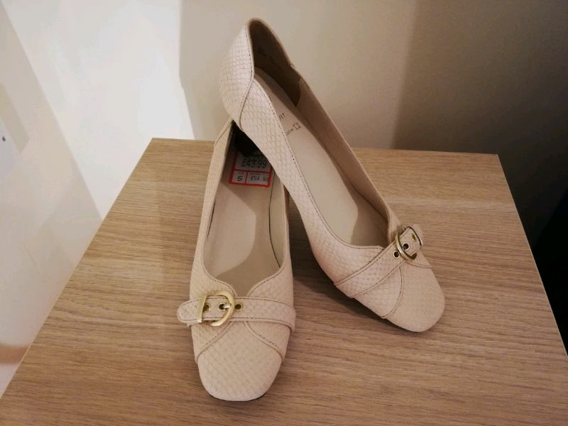 ladies k shoes by clarks