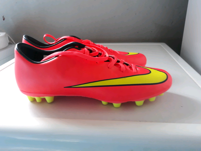 Parity \u003e nike football boots size 7.5 