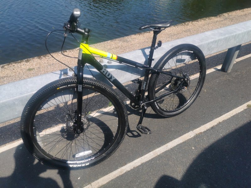 Hoy 26 inch bike top