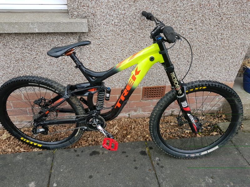 Downhill mountain bike gumtree deals