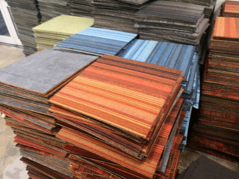 THOUSANDS OF CHEAP GRADED CARPET TILES FROM JUST 25p EACH in Bookham