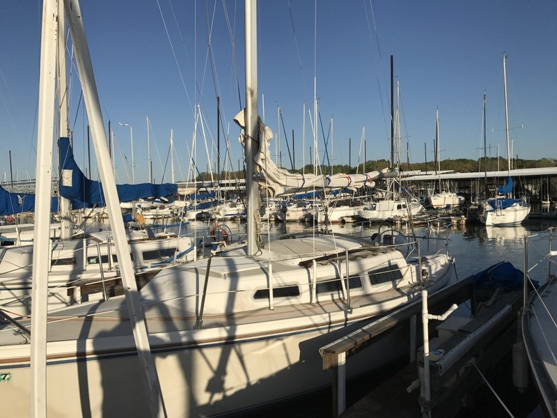 1983 Catalina C27 27' Sailboat - Texas