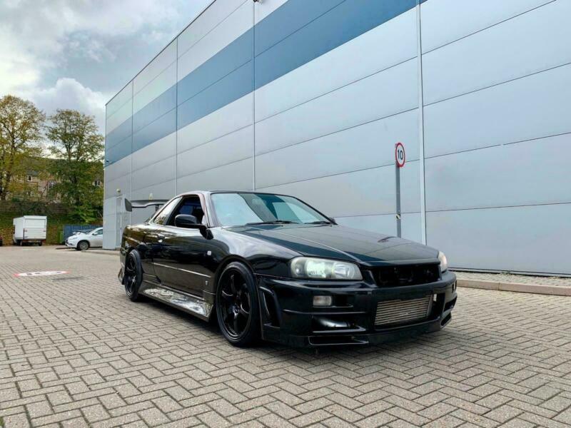 Nissan skyline r34 coupe