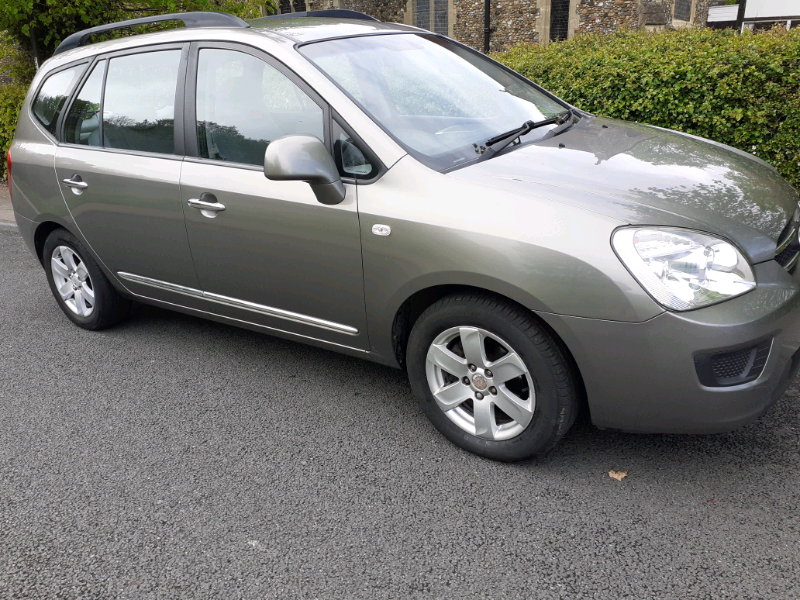 Kia carens 2010
