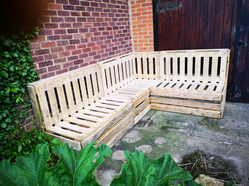 Pallet Wood sofa set 3 section sofa with table unpainted 