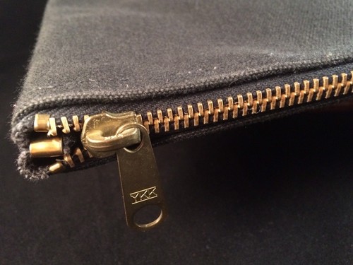 The Art Institute of Chicago Black Canvas Bag Seurat Sunday Afternoon Zipper