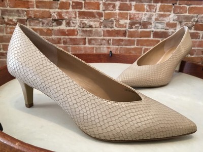 Tahari Nude Snake Embossed Leather Giada Pointed Toe Pump 8.5 New