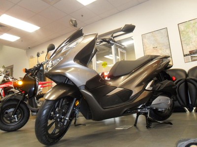 2018 Honda® PCX150 0 WHT