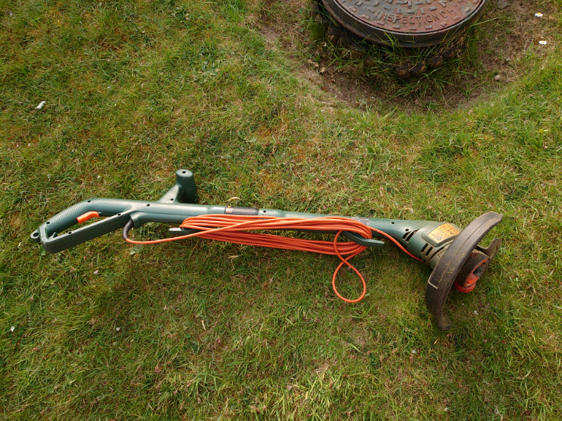 Black and Decker Strimmer Reflex GL560 15cm for parts in Shirley, West Midlands Gumtree