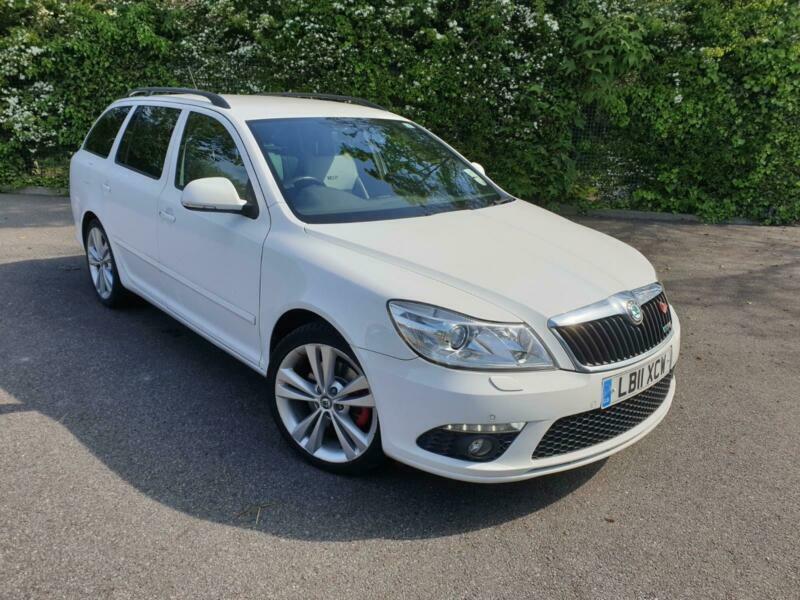 SKODA OCTAVIA 2.0 VRS TDI CR DIESEL AUTOMATIC WHITE 5 DOOR ESTATE 2011