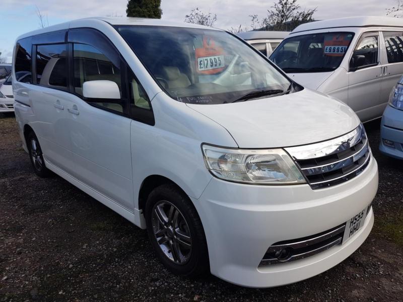 Nissan serena 2005