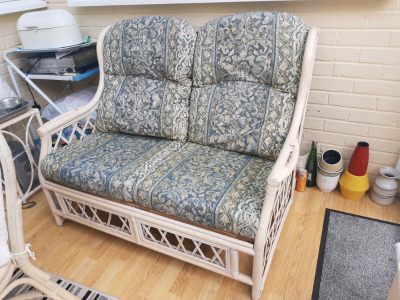 Two-seater wicker sofa seat indoor furniture summer house conservatory