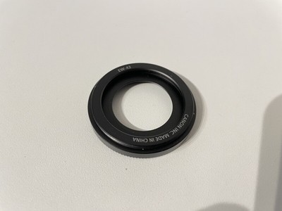 original Canon Gegenlichtblende EW-43 für EF-M 22mm STM