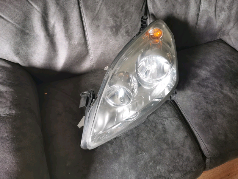 Zafira b headlight in Old Basford, Nottinghamshire Gumtree