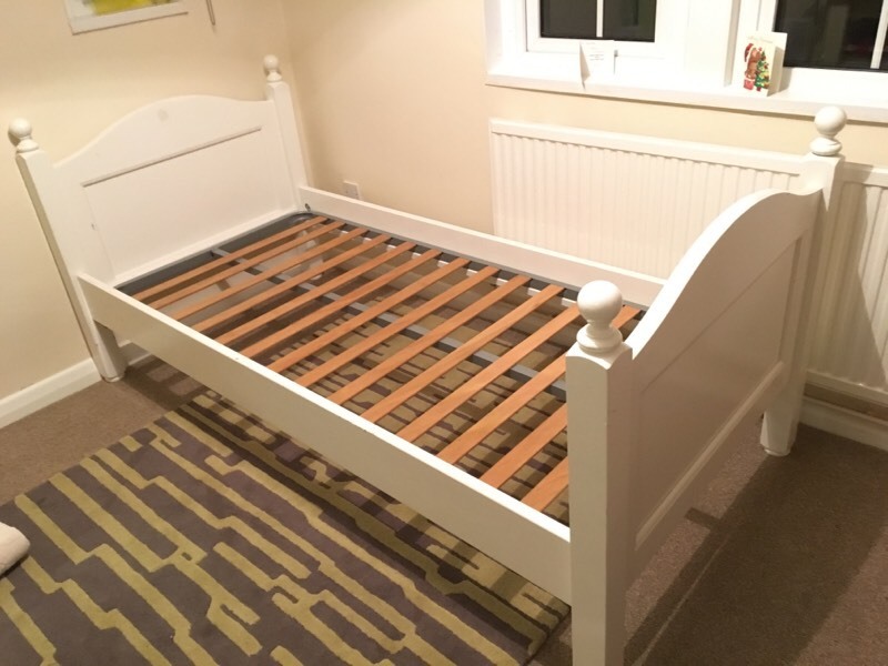 White solid single bed frame £25 in Corsham, Wiltshire Gumtree