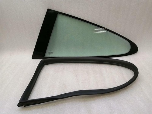 PORSCHE 911 997 Left Rear quarter Glass 99754311105 Türscheibe ¼ Hinten Links