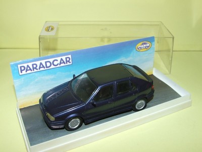 RENAULT 19 1993 Bleu PARADCAR 