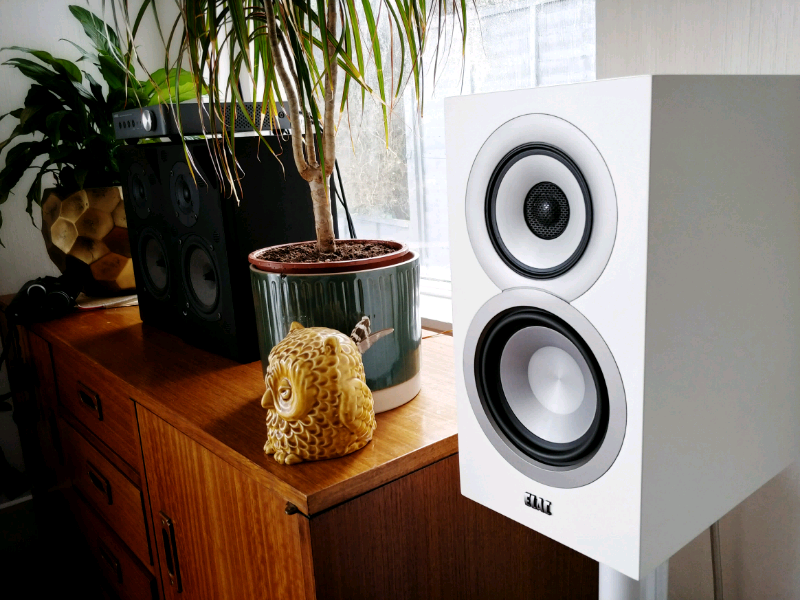 Elac Uni Fi Slim Bs U5 Bookshelf Speakers White Audiophile Rrp