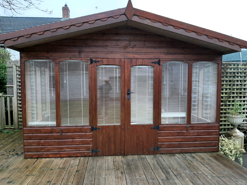 Beautiful Summerhouse with decking in excellent condition in