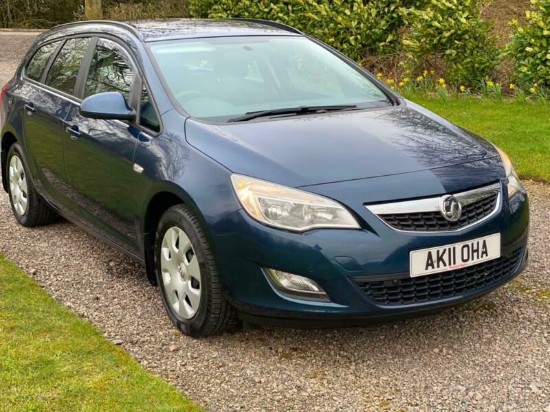 Vauxhall/Opel Astra 1.4 Exclusiv 5 DOOR ESTATE BLUE 2011 40000 MILES