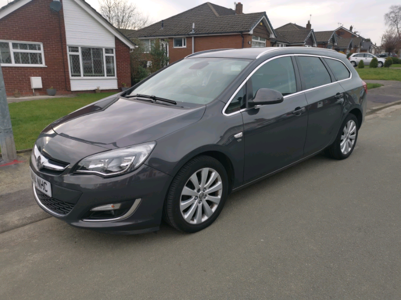 Automatic Vauxhall Astra Estate 2014 Open to Offers in Worsley