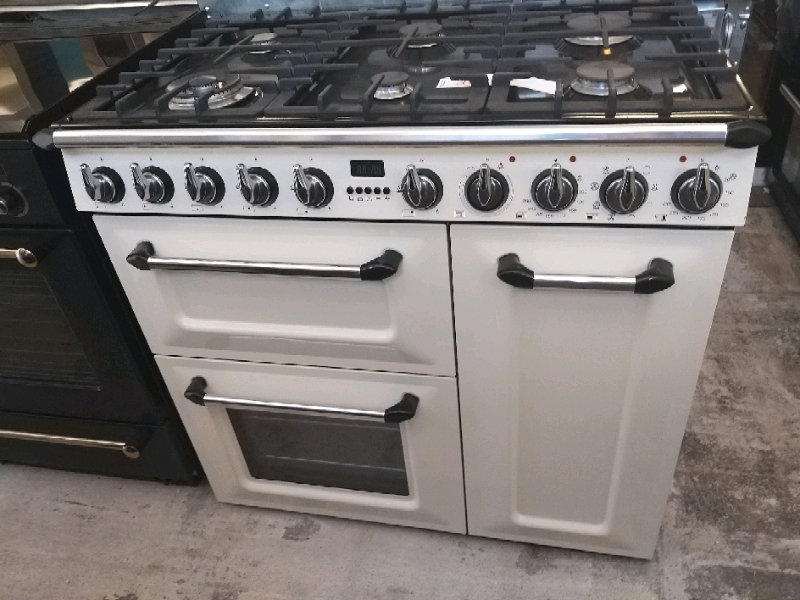 Smeg victoria 90cm dual fuel range cooker in WestonsuperMare