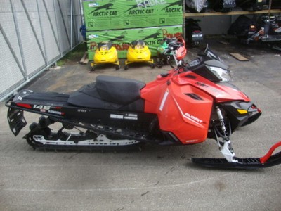 2015 Ski-Doo Summit® SP 146 Rotax® 800R E-TEC®