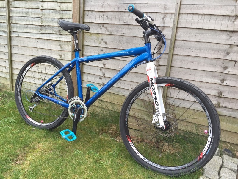 Specialized rockhopper 18", rigid forks, 26" slick tyres, mountain bike