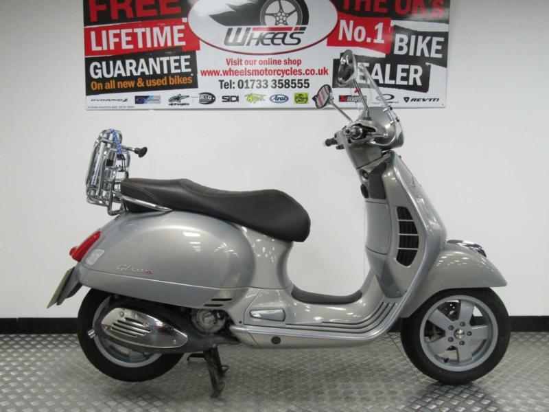 Vespa Douglas Vespa Gts 300 Super In Peterborough