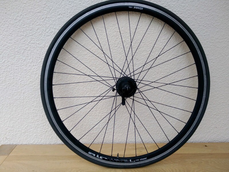 road bike dynamo hub