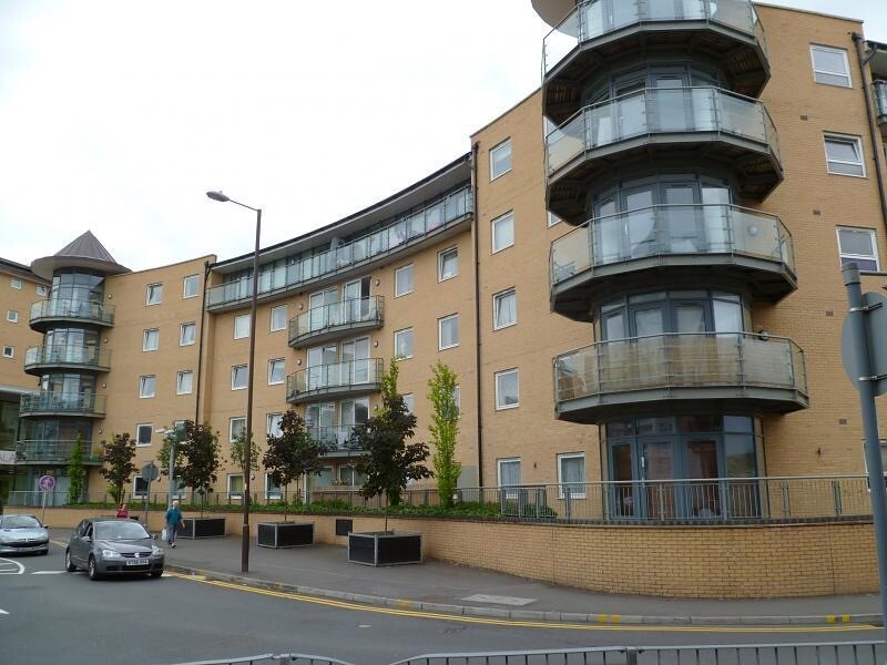 CLEAN 2 BED 2 BATH FELTHAM FLAT, HOUNSLOW, RICHMOND, KINGSTON, WATERLOO, LONDON in Heathrow