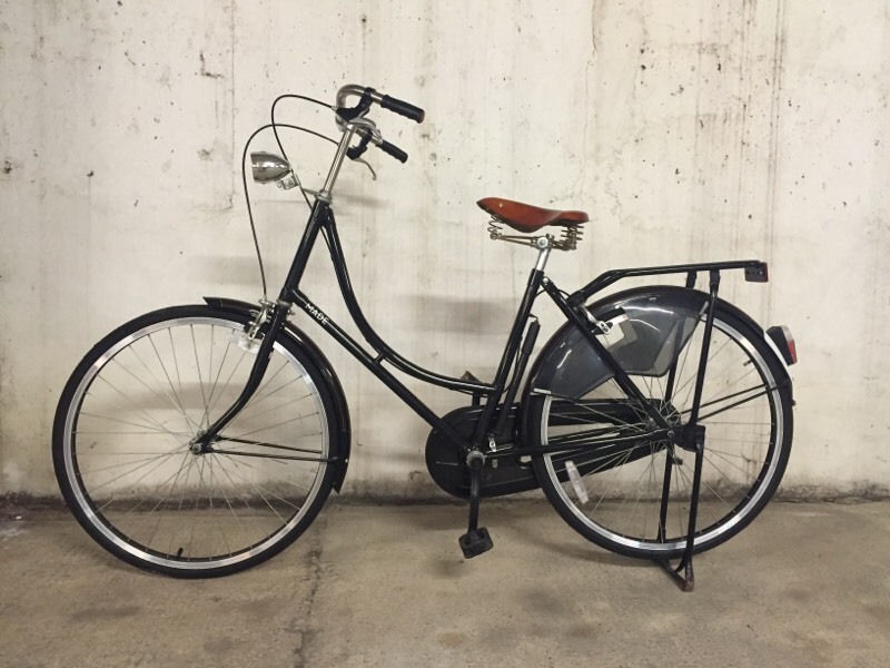Beautiful Dutch style Sit up and Beg Ladies single speed vintage