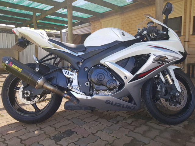 Suzuki gsxr 750 k9