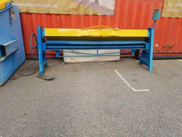 Sheet Metal bender - Manual - Large 2.5m Good Condition | Power Tools