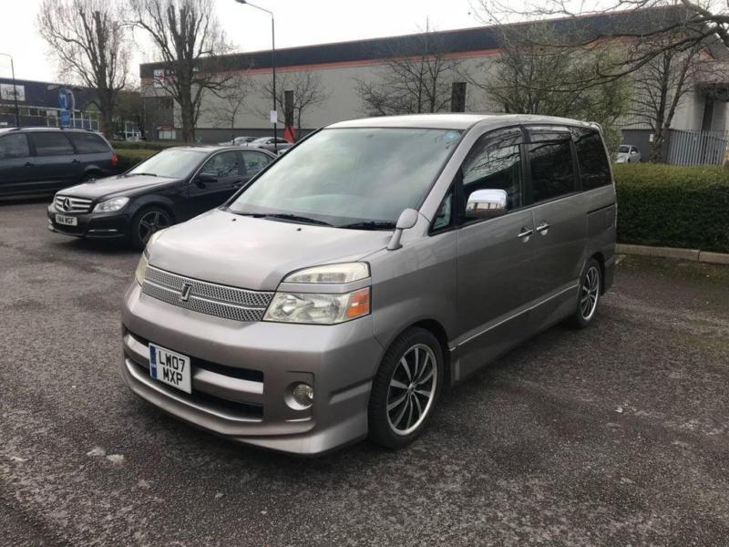 Toyota voxy 2007