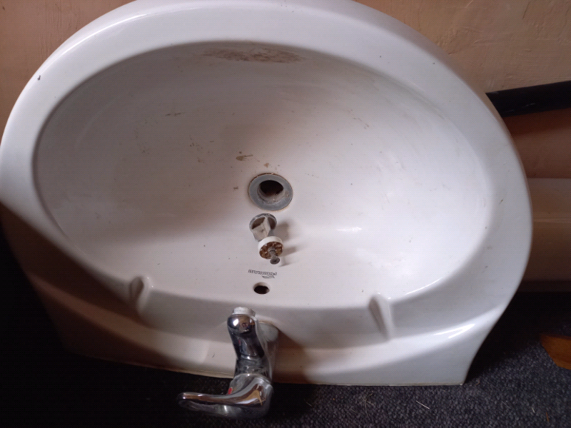 Sink, pedestal and waste pipe in Kimberley, Nottinghamshire Gumtree