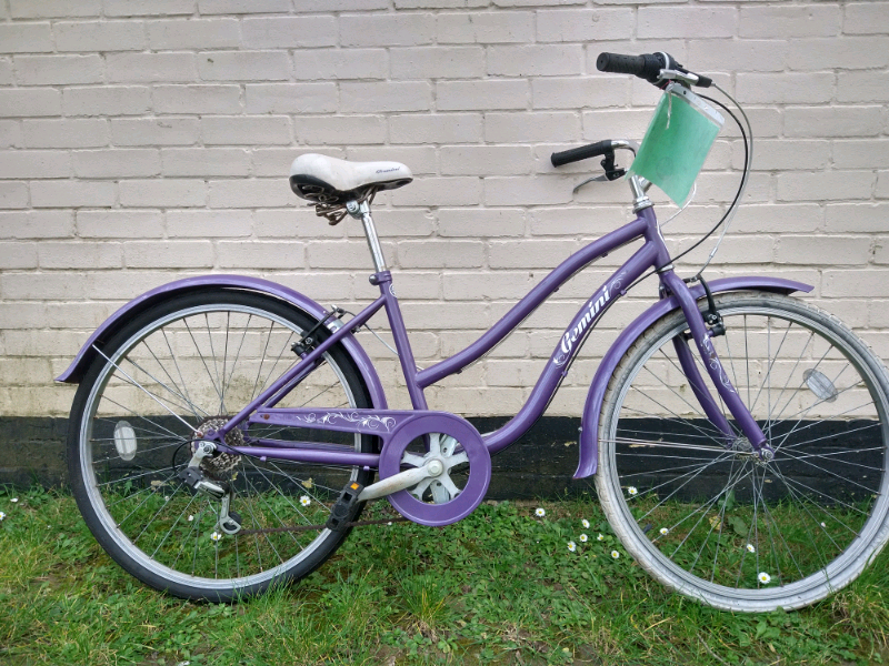lightweight upright ladies bike