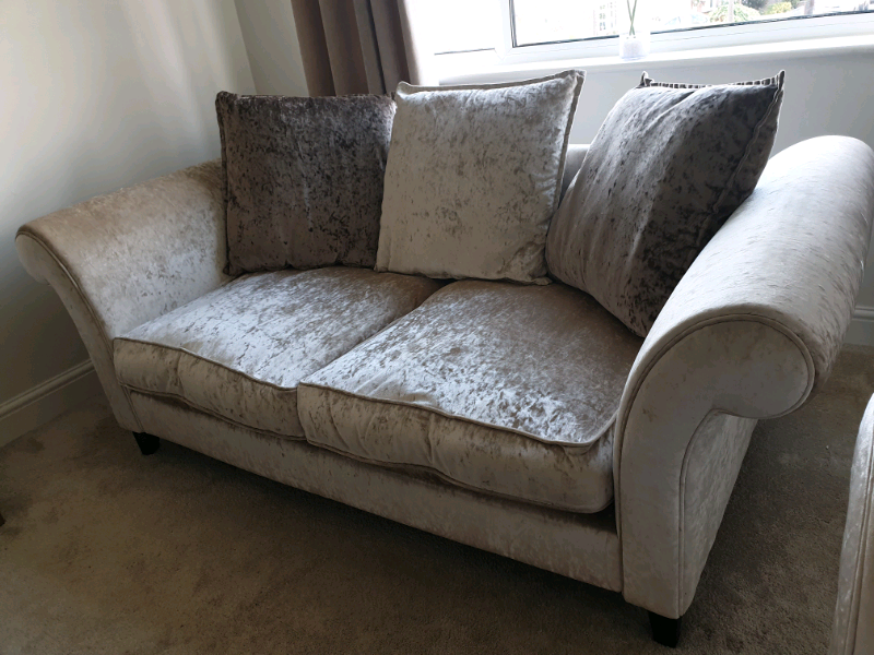 Crushed velvet 3 seater and 2 seater sofa set (DFS) | in Stockport