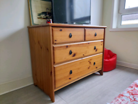 Chest of drawers. Solid wood