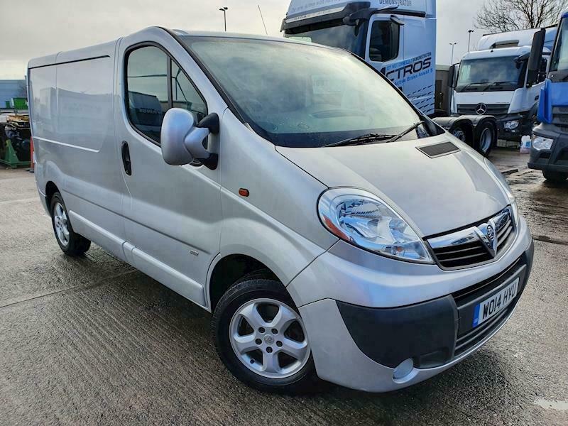 Vauxhall Vivaro SWB 2.0CDTI 115PS Sportive Van 2.7t DIESEL in Bristol