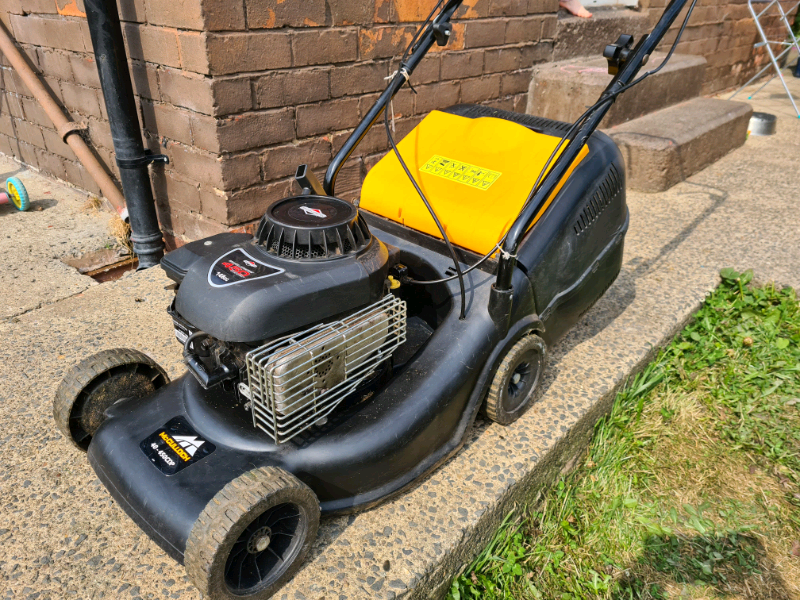 briggs and stratton petrol lawnmower 450 series 148cc in Jarrow, Tyne