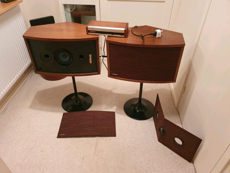Bose 901 series iv with equalizer and tulip stands | in Tring