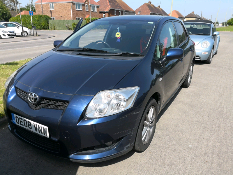 Toyota auris 2008 год