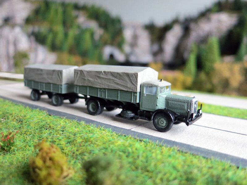 Railnscale N2530 - Lkw Henschel 6j2 Pritsche-Plane Lastzug - Spur N - Neu