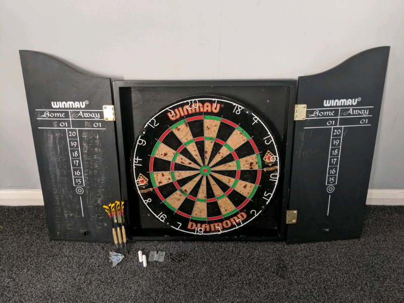 Dart board set professional Winmau Diamond in SuttoninAshfield