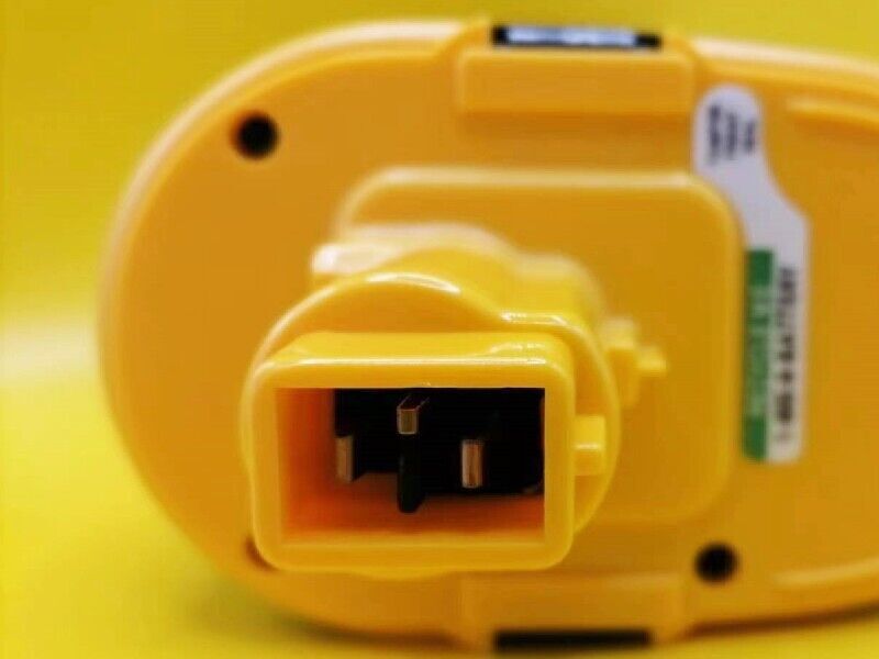 1 PCS Genuine Dewalt 2.4Ah 18-VOLT XRP DC9096 NiCd Battery Combo Pack